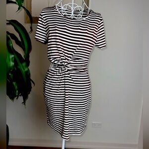 Woman Mini Dress Black and White stripes size Large SHEIN